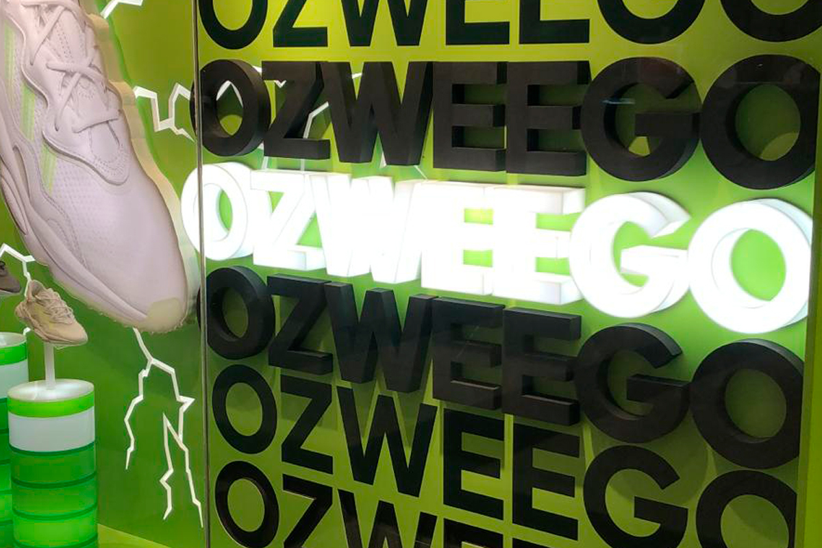 Adidas Ozweego arndale window