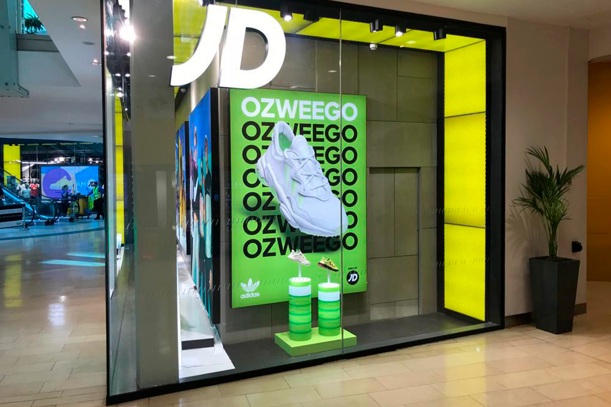 Adidas Ozweego aleicester window